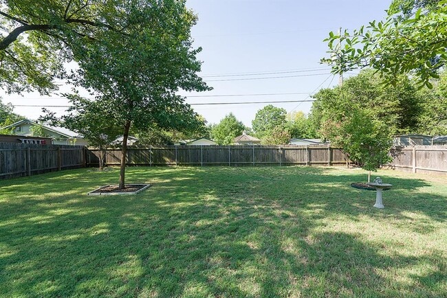 Building Photo - 2603 Albata Ave
