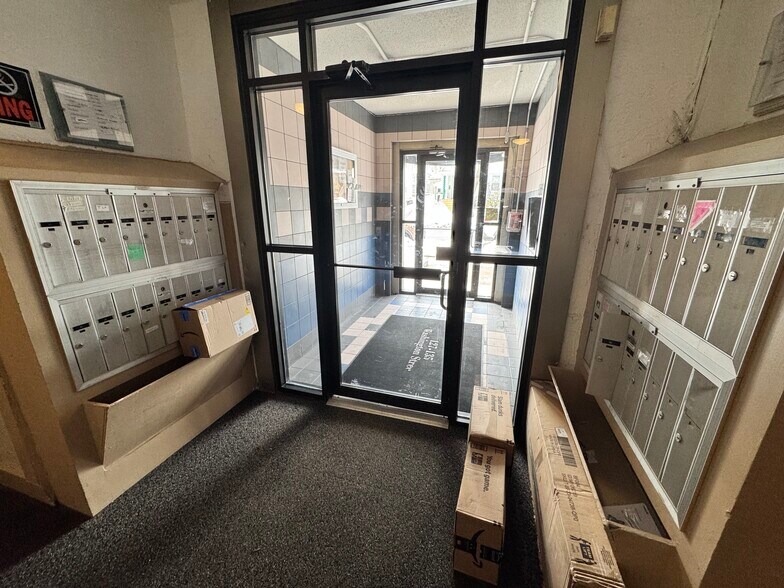 Building Photo - 136 Washington St