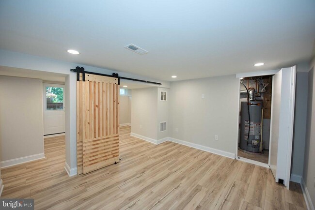 Building Photo - 5022 Laguna Rd