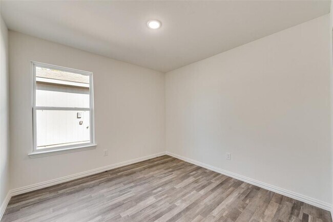 Building Photo - 2035 Clay St