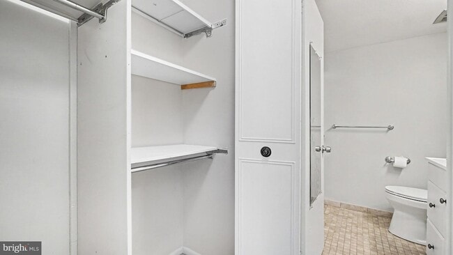 Building Photo - 349 Drummers Ln
