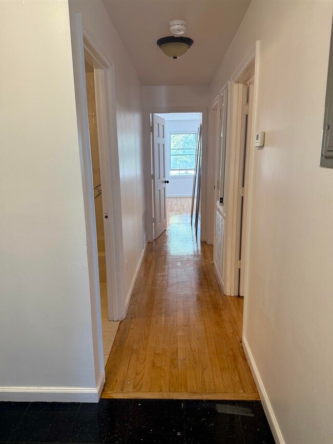 Building Photo - 525 AVENUE A Ave