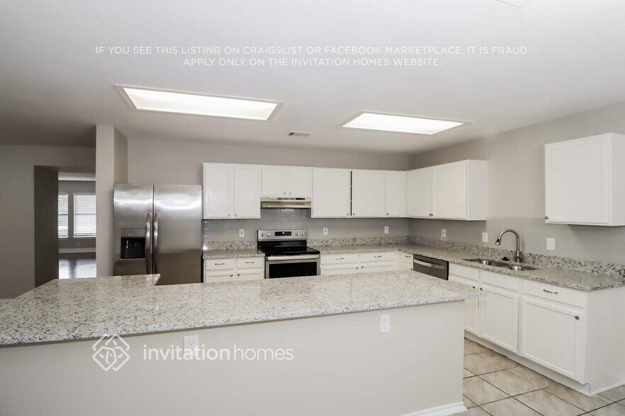 Building Photo - 1405 Comfort St