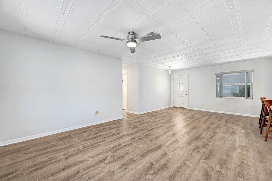 Building Photo - 1028 Coronado Dr