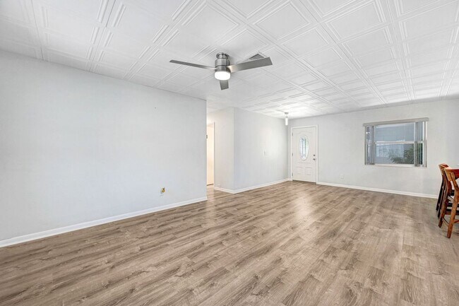 Building Photo - 1028 Coronado Dr
