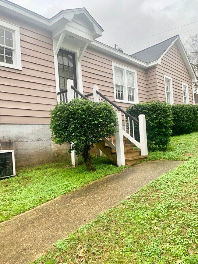 Building Photo - 405 N Madison St