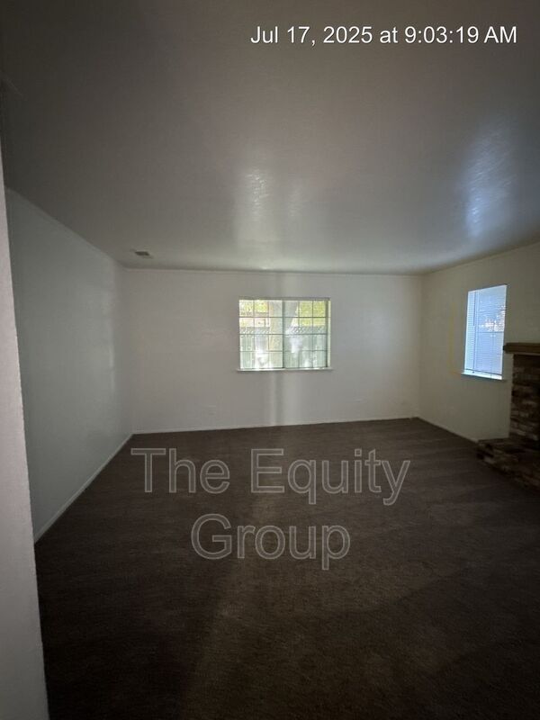 Building Photo - 722 S Linwood St