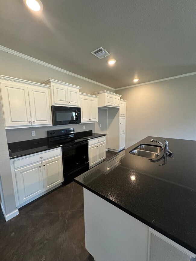 Building Photo - Newer Construction 3/2/2 Located in Beacon Point CISD