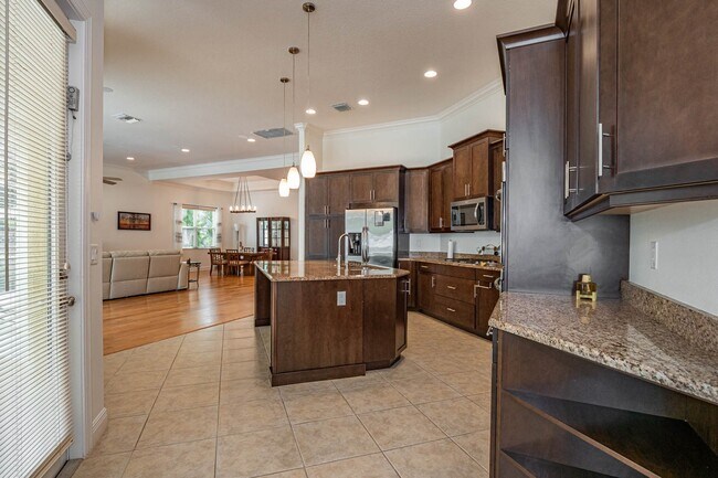 Building Photo - 4229 Diamond Square