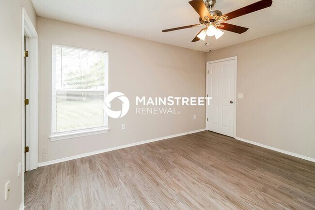 Building Photo - 911 Louvre Ct