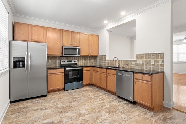 Building Photo - Beautiful Updated Townhouse located in Iredell County! 2BR/2.5BA Garage