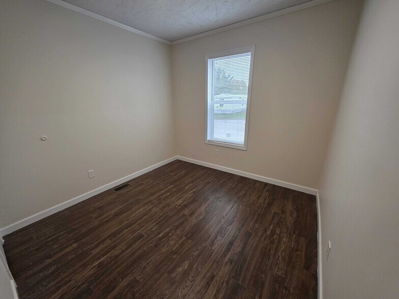 Building Photo - 3668 Willow Ct