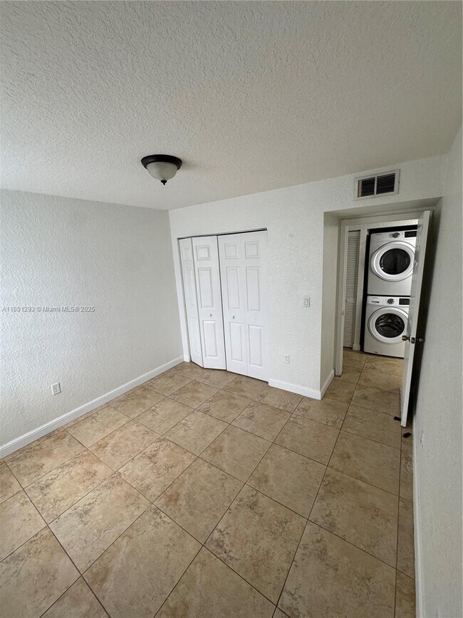 Building Photo - 6206 SW 131st Pl