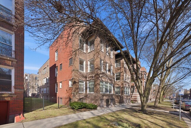 Building Photo - 5212 S Ingleside Ave