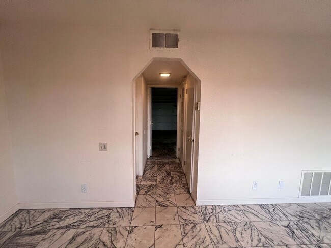Building Photo - $500 OFF FIRST MONTH'S RENT!!!  BEAUTIFUL TWO LEVEL 3BD/3BA HOME AVAILABLE IN NEWARK, CA !!!!!!