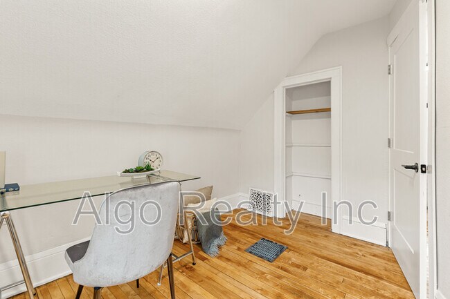 Building Photo - 3108 E 37th St