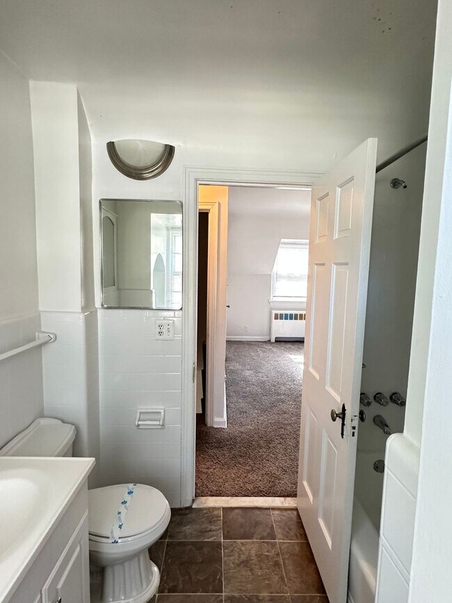 Building Photo - 2800 Woodpipe Ln