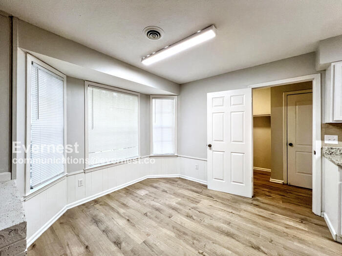 Building Photo - 5697 Tulip Tree Dr