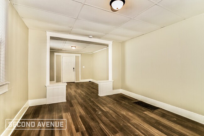 Building Photo - 2114 Greenwood Ave