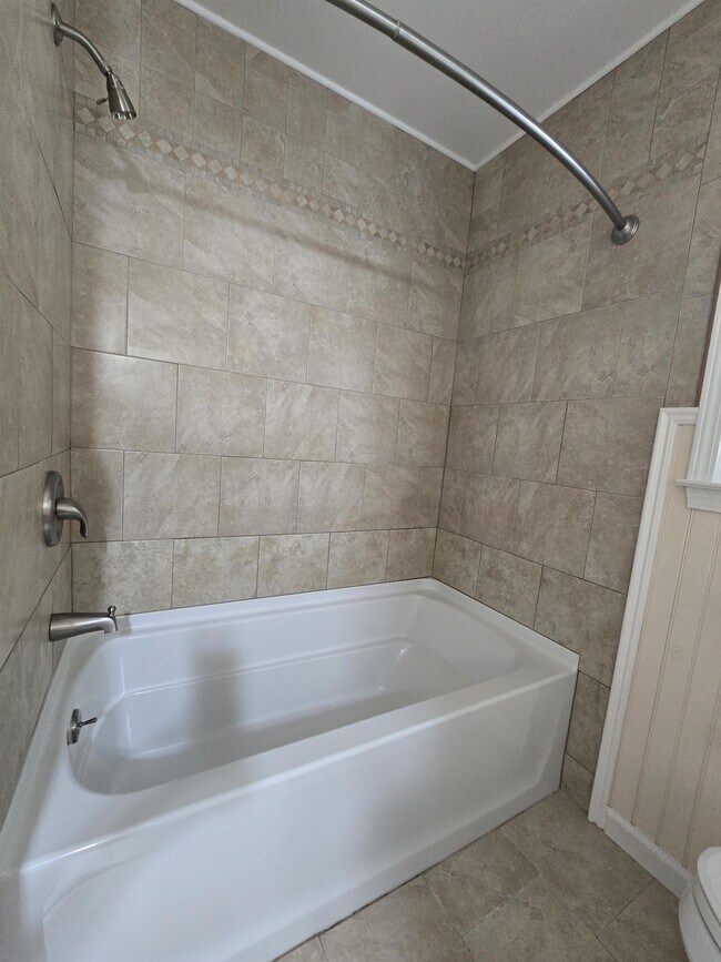 Building Photo - 208 Caldwell Dr