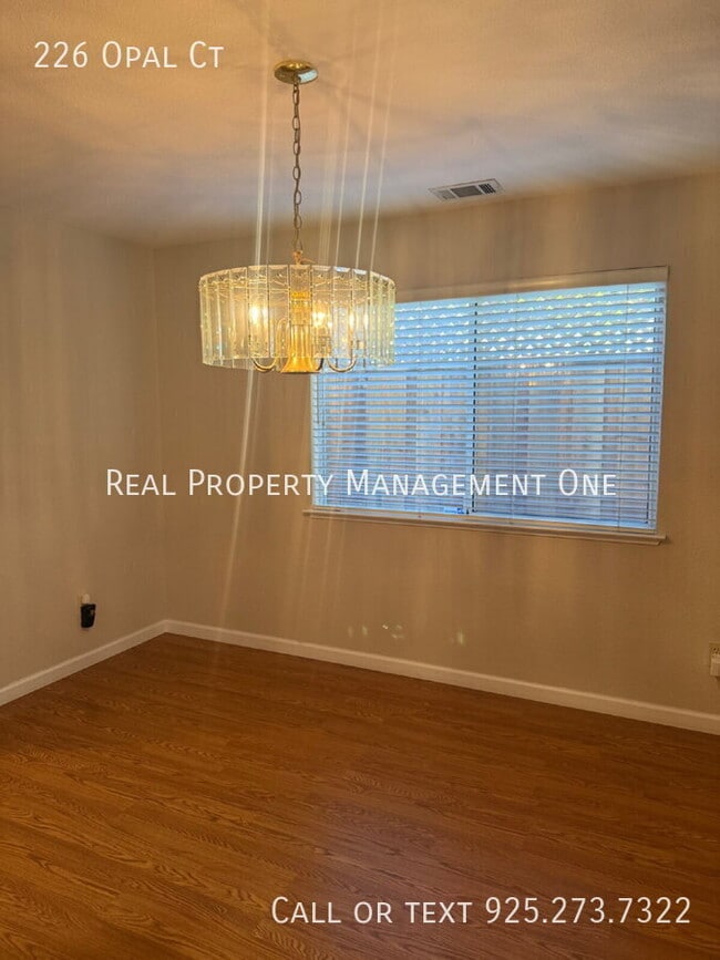 Building Photo - 226 Opal Ct