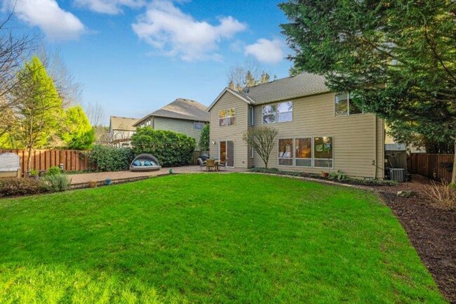 Building Photo - Lovely Lake Forest home