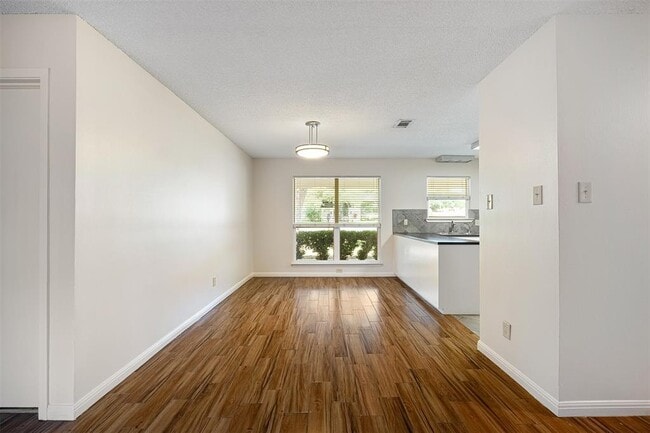 Building Photo - 8801 Camelia Ln