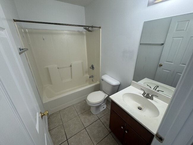 Building Photo - 107 Pickle St