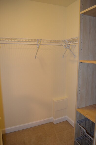 Primary Photo - 2407 North Kennicott Drive