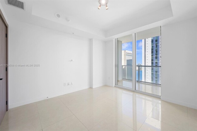 Building Photo - 300 S Biscayne Blvd