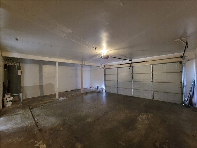 Building Photo - 10652 Hamlin Dr