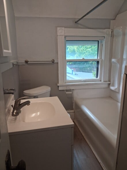 Bathroom - 829 Miller Ave