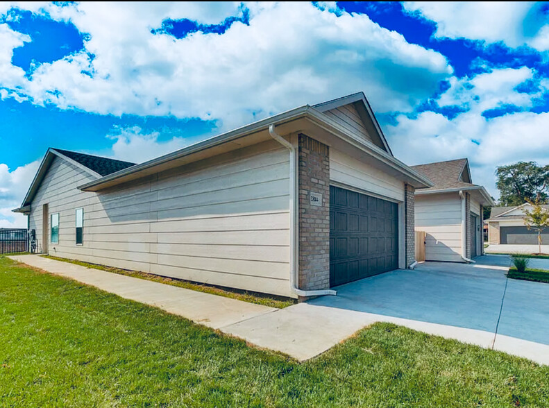 Garage - 5506 N Sandkey Ct