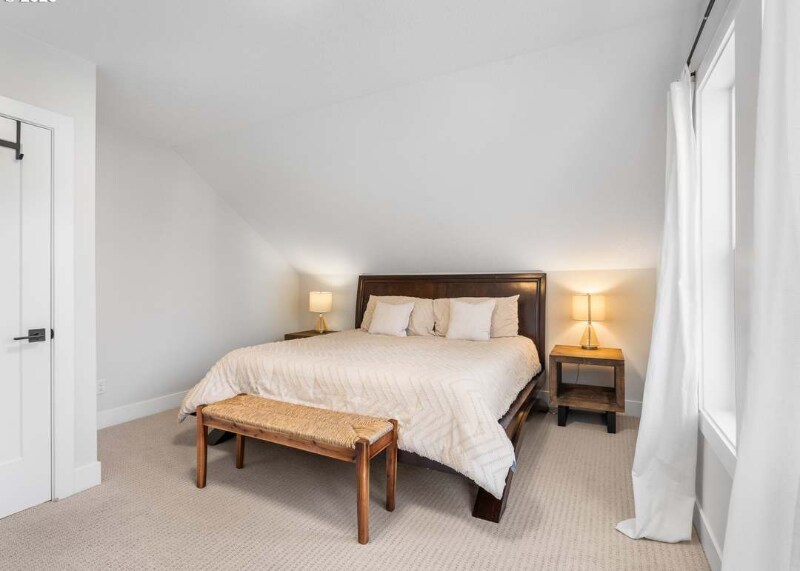 Building Photo - 514 SE 42nd Ave