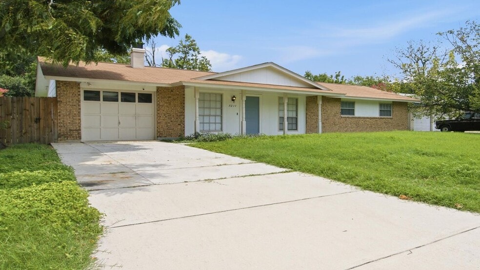 Building Photo - 7211 Glen Haven Dr