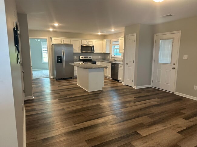 Building Photo - 2038 Dolly Dr