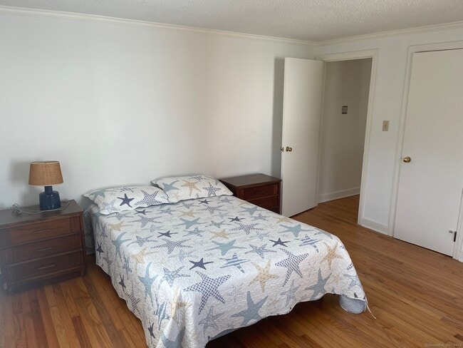 Building Photo - 55 Overshore Dr W