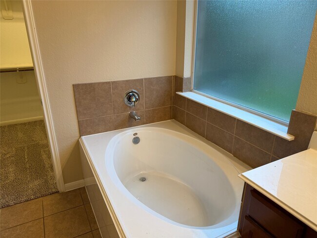 Building Photo - 98 Black Swan Pl