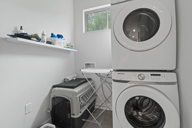 Building Photo - 2711 Willow St