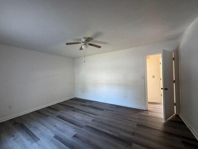 Building Photo - 5305 Century Dr