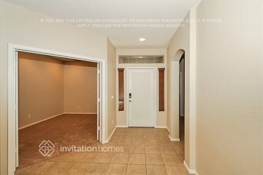 Building Photo - 3127 S Benton Cir