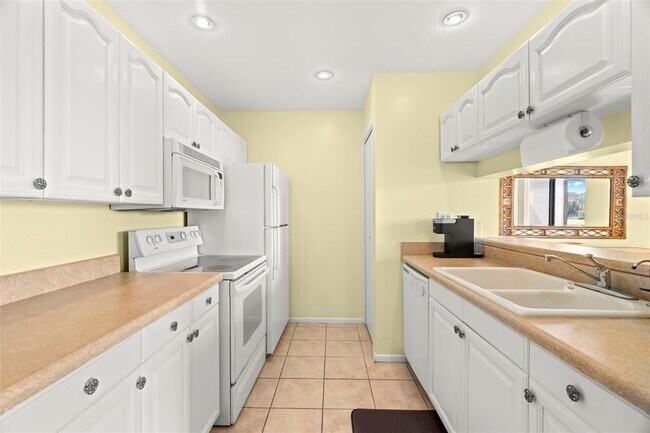 Building Photo - 412 Moorings Cove Dr