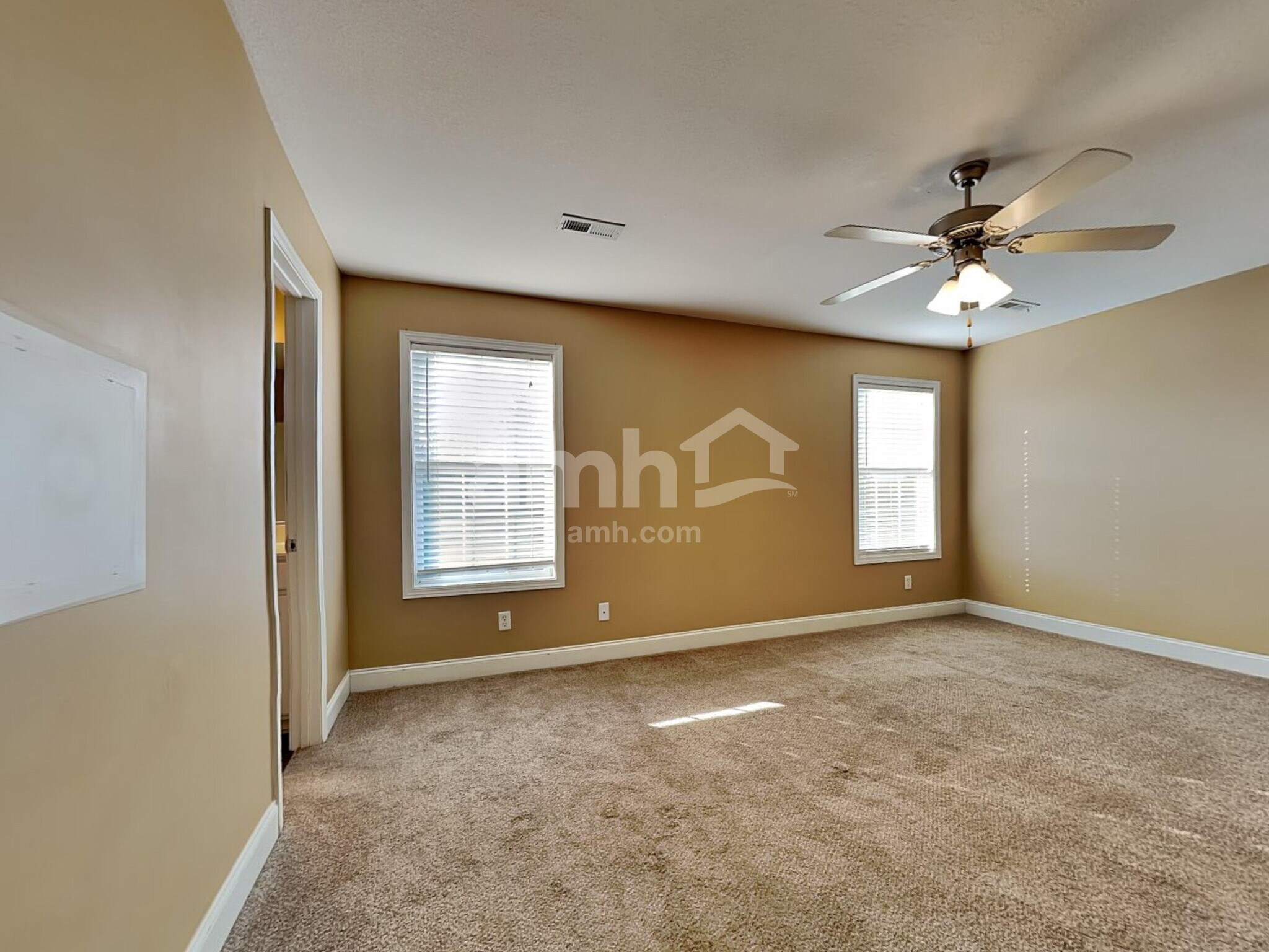 Building Photo - 7027 Legend Oaks Ln