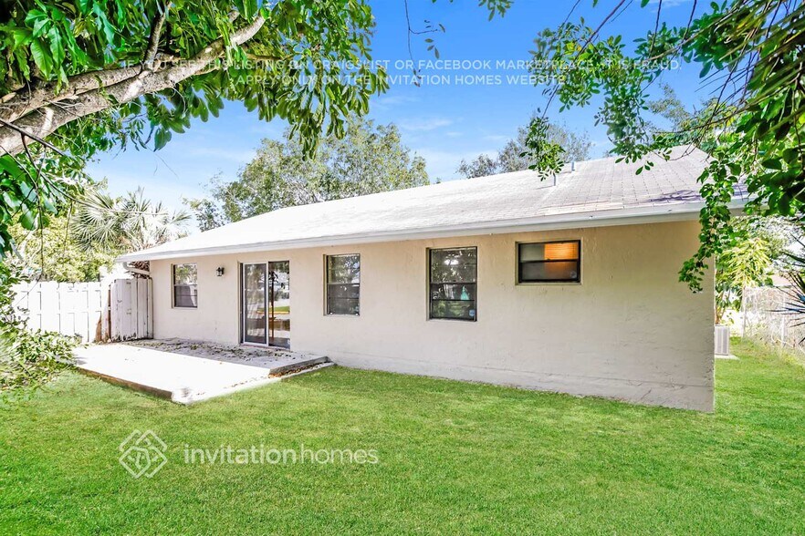 Building Photo - 4900 NW 92nd Ave