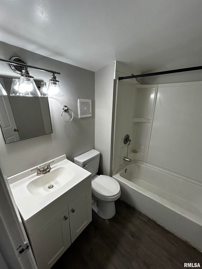 Building Photo - 1020 E Kansas St