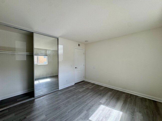 Building Photo - Updated 2B/2BA Condo in Oceanside!