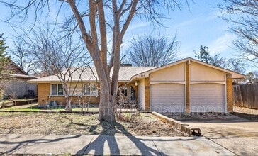 Building Photo - 1020 Mountview Dr
