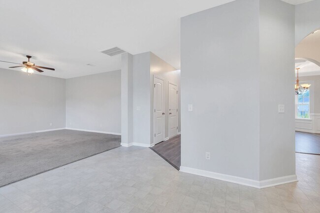 Building Photo - COMING EARLY JUNE 2026! (Pet Friendly)