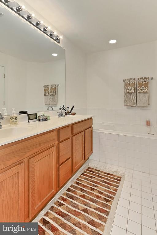 Building Photo - 265 Medlock Ln