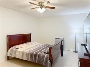 Building Photo - 6519 W Newberry Rd